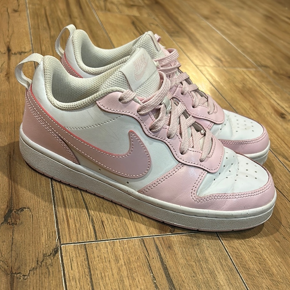 Nike Court Borough Low 2 SE Pink/white Kid Size 5Y ~NICE